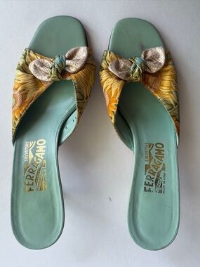 Salvatore Ferragamo Sunflower Silk Bow Kitten Heel Mule Mint Green Sz 11B Italy